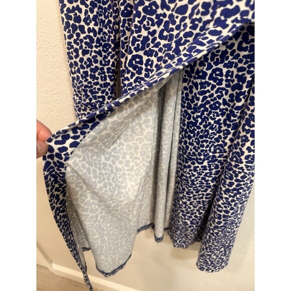 Diane Von Furstenberg DVF Classic Full Wrap Blue Animal Print Dress Size 6 - Picture 4 of 5